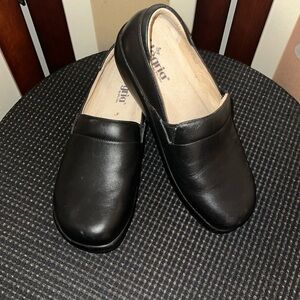 Mint condition Alegria by PG lite leather shoes